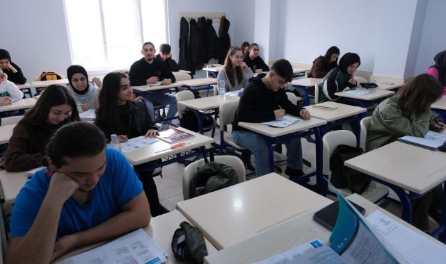 Akademi Liselerde 5200 öğrenci ders başı yaptı