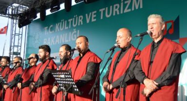 Büyükşehir Korosu Konya Festivali’nde göz doldurdu