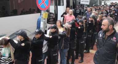 Cezaevindeki mahkumların örgütten kopmaları engellemek için çalışan 32 şüpheli adliyede