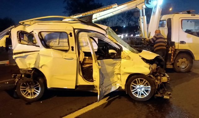 Dilovası'nda şerit değiştiren sürücü kazaya sebep oldu: 3 yaralı