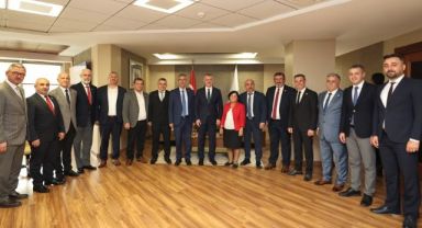 ‘’Hizmetlerimizde muhtarlarımızın imzası var’’
