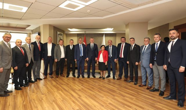 ‘’Hizmetlerimizde muhtarlarımızın imzası var’’