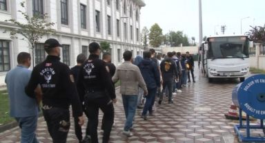 İkiz çekle araç dolandırıcılığı yapan 15 şüpheli tutuklandı
