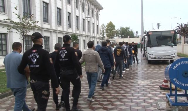 İkiz çekle araç dolandırıcılığı yapan 15 şüpheli tutuklandı