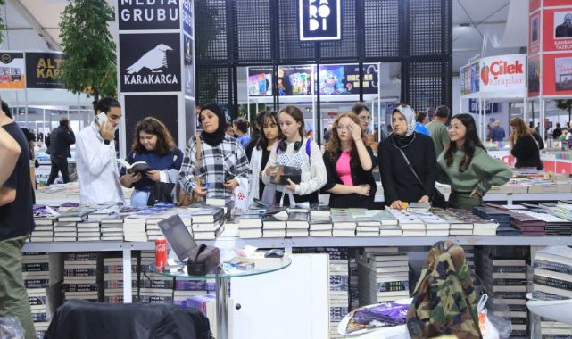 Kitap Fuarı kapılarını Kocaeli marşıyla açtı