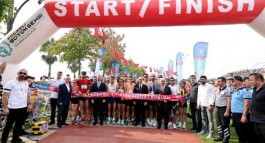 Kocaeli 100. Yılda ‘Cumhuriyet’ aşkına koştu