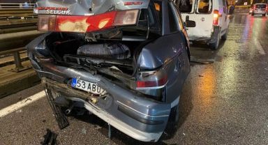 Kocaeli'de 4 araç birbirine girdi: 1 yaralı
