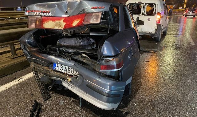 Kocaeli'de 4 araç birbirine girdi: 1 yaralı