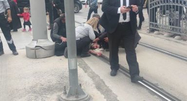 Kocaeli’de tramvayın çarptığı yaya yaralandı