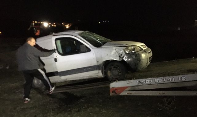 Kocaeli'nde kontrolden çıkan araç şarampole uçtu
