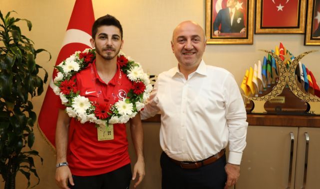 Şamdan’dan 100. Yılda anlamlı madalya