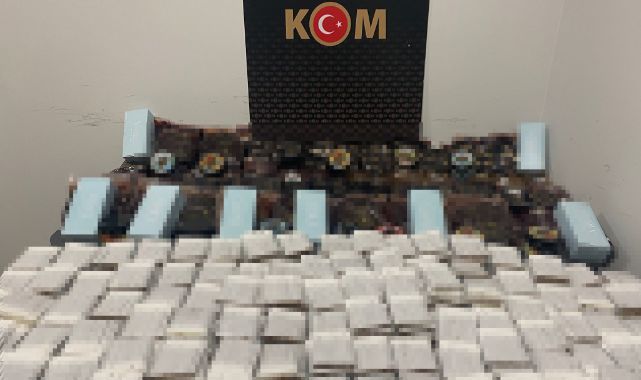 TEM'de operasyon düzenlenen araçtan 245 kilo kaçak tütün çıktı
