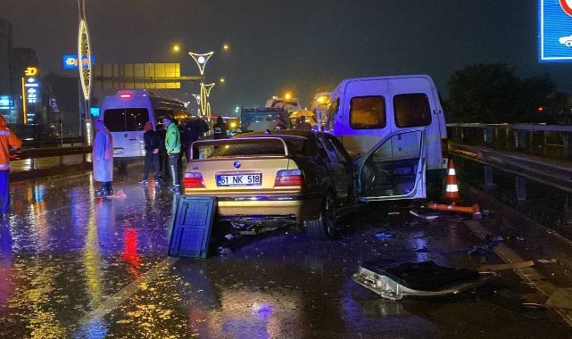 5 araç zincirleme trafik kazasına karıştı: 1 ölü, 5 yaralı
