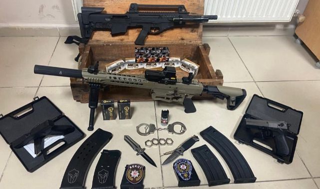 Araçta 'sadece kurusıkı ve tüfek' var dedi, cephanelik çıktı