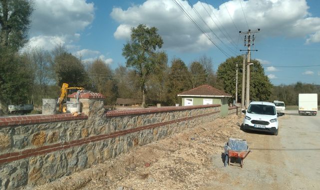 Büyükşehir, mezarlıkların bakımını unutmuyor