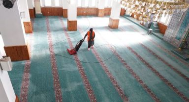 Çayırova'da ibadethanelere düzenli temizlik
