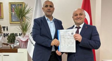 Çelik, başvurusunu Çayırova’nın geleceği çocuklarla yaptı