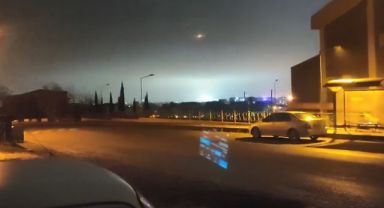 Gecenin karanlığını trafo patlaması böyle aydınlattı