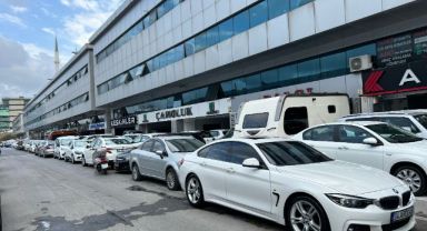 İkinci el otomobil fiyatları yüzde 30 geriledi