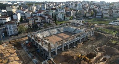 Kapalı Spor Salonu’nda çalışmalar tam gaz