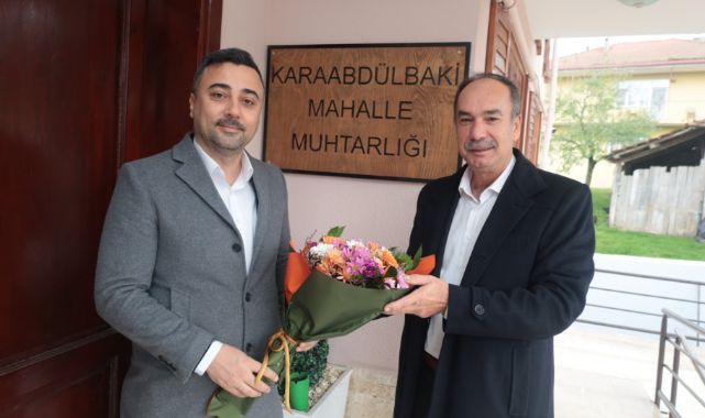 Öğretmen emeklisi muhtarlara duygulandıran ziyaret