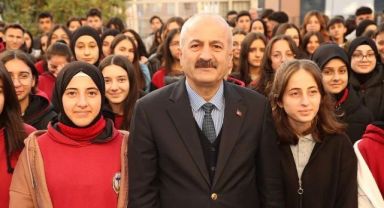 Özyiğit ve Büyükgöz, ara tatil sonrası bayrak töreninde