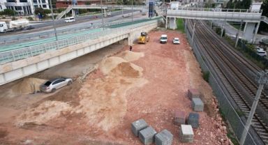 Tramvay hattı durağına 78 araçlık otopark