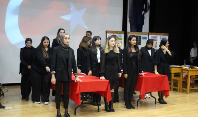 Yeni öğretmenler yemin etti, emeklilere başarı belgesi verildi