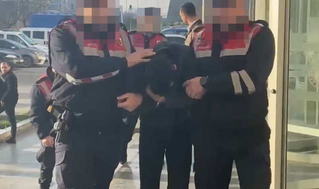 2 araçtan 8 tabanca çıktı: 3 gözaltı