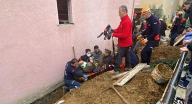 Boğazına kadar toprağa gömülen işçi böyle kurtarıldı