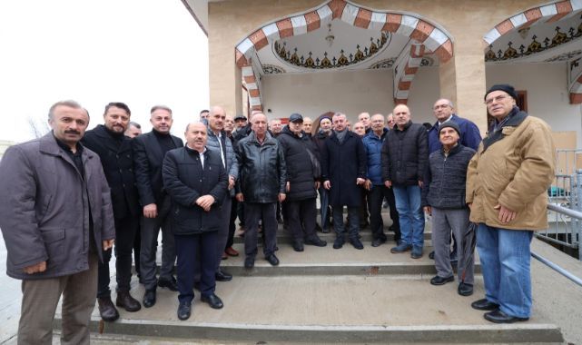 Büyükakın, cemaat ve vatandaşlarla sohbet etti
