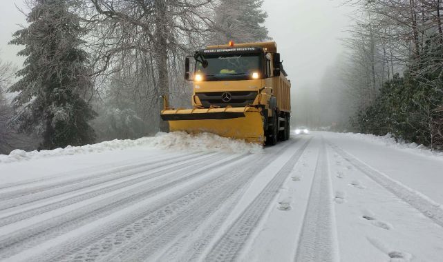 Büyükşehir ekipleri kar nöbetindeydi