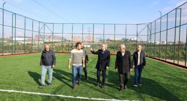 Çiftçi, “İlçemizi halı sahalarla donatıyoruz”