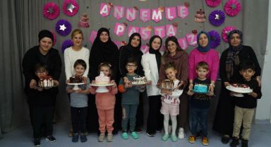 Çocuk Kulüpleri’nde minikler anneleriyle pasta yaptı