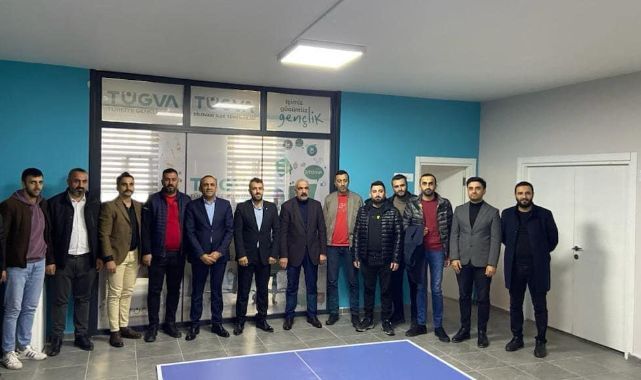 Dilovası’nda İsmail Demir durmak bilmiyor