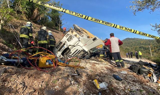 Hafriyat kamyonu yeşillik alana devrildi: 1 ölü, 1 yaralı