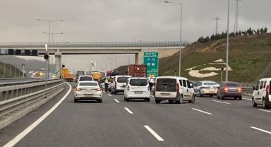 Kuzey Marmara Otoyolu'nda bir kişi tır şoförünü rehin aldı