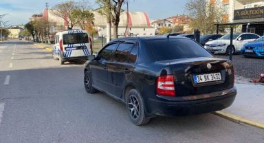 Park halindeki otomobilde silahla vurulmuş halde bulundu