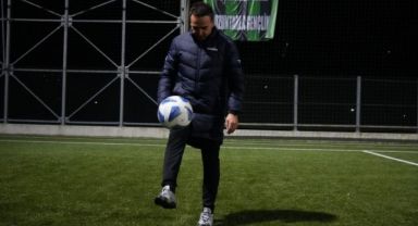 Teknik direktörüne kızıp futbolu bıraktı, kendisi hoca olup 7 kupa kazandı