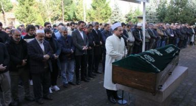 Trafik kazasında ölen genç, son yolculuğuna uğurlandı