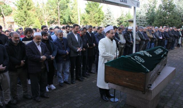 Trafik kazasında ölen genç, son yolculuğuna uğurlandı