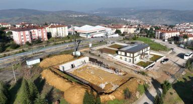 Büyükşehir'den Ayazma'ya futbol sahası