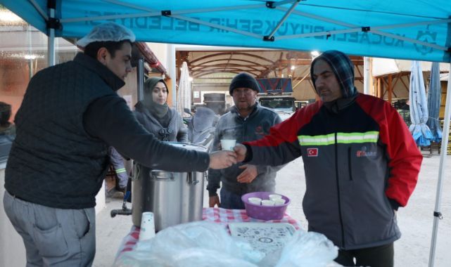 Büyükşehir pazarcı esnafının içini ısıttı