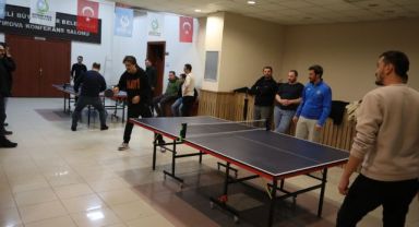 Çayırova Belediyesi'nin birimler arası masa tenisi turnuvası heyecanı