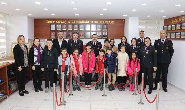 Çocuklar İl Jandarma Komutanlığı'na misafir oldu