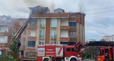 Dubleks daire alev alev yandı, bina tahliye edildi