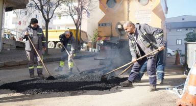 Fen işleri ekipleri yollardaki konforu artırıyor