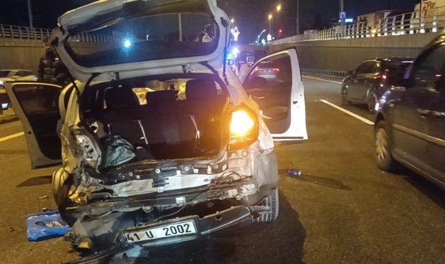 Gebze'de çarpışan iki otomobilin tekerleri yola savruldu: 1 yaralı