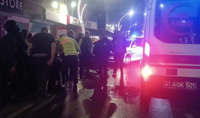 Gebze'de otomobille çarpışan motosikletli yaralandı