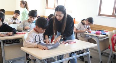 Öğrenciler sanatla büyüyor
